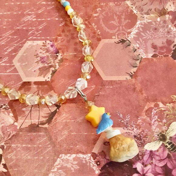 Trendmasters Blue Bird on Rock Star Pendant White, Orange, Blue Beaded Necklace - Picture 1 of 6